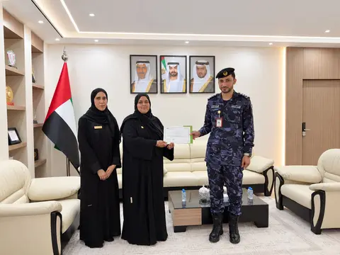 مؤسسة الفجيرة لتنمية المناطق تعزز الوعي بالمواضيع الاستراتيجية لدى موظفيها بالتعاون مع القيادة العامة لشرطة الفجيرة