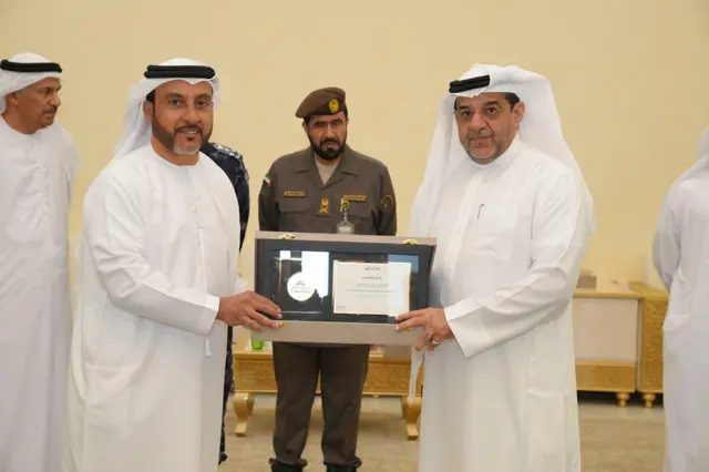 Honoring the Fujairah Foundation for the Development of Regions during the Etihad Rail Project Awareness Forum